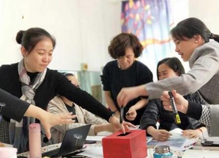 �����к�����Ӣ���׶�԰(־��԰)