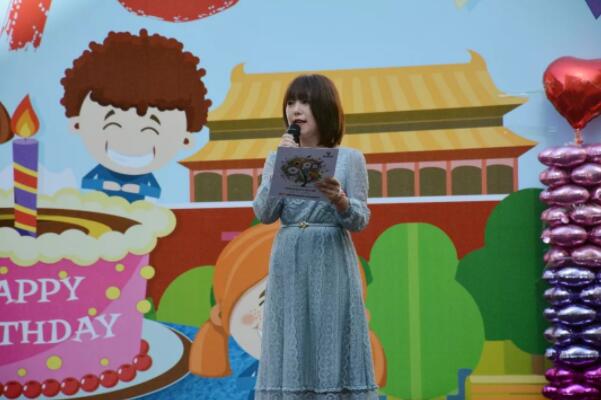 Ӣ���׶�԰־�´�԰