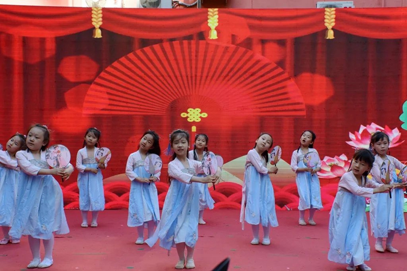 ����Ӣ���׶�԰(־��԰)