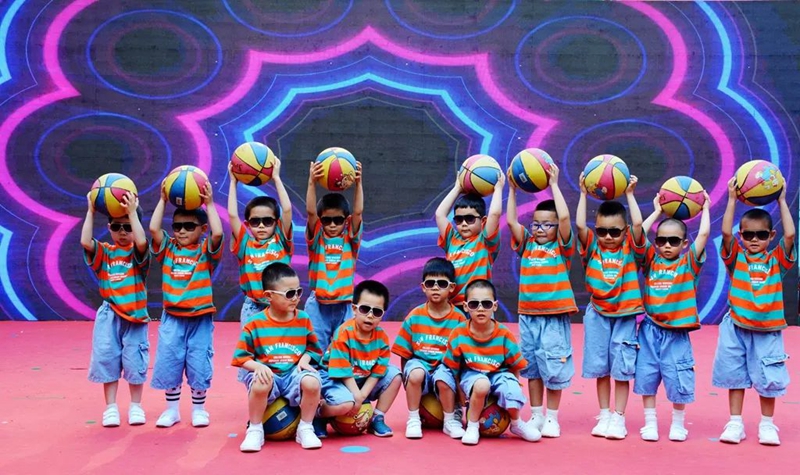 �����к�����Ӣ���׶�԰(־��԰)